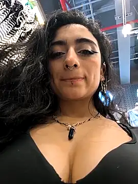 Lila Desiree online show from October 2025 03:36:01 PM