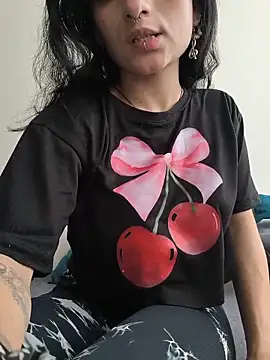 Lila Desiree online show from May 2026 02:49:02 PM