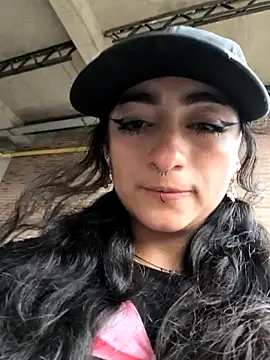 Lila Desiree online show from April 2026 09:39:33 PM