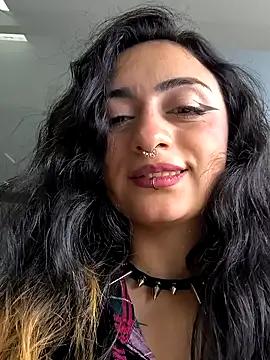 Lila Desiree online show from February 2025 08:01:01 PM