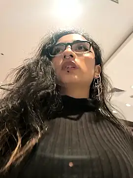 Lila Desiree online show from September 2025 06:40:01 PM