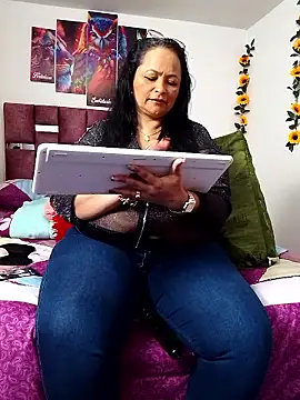 ScarletthJhonson- online show from September 2025 09:32:02 PM