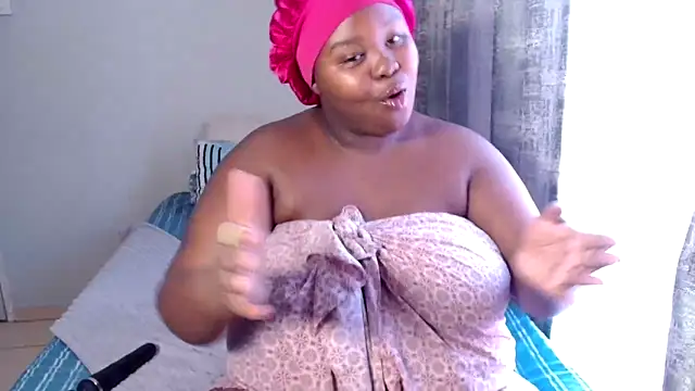 Snapshot of Sexybubbles14xxx chatting on October 2025 10:17:01 AM Sexybubbles14xxx online show from October 2025 10:17:01 AM