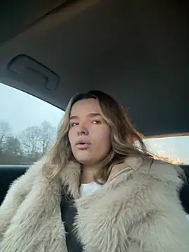 maisiesmithx online show from December 2025 08:40:02 AM