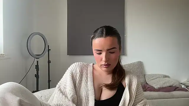 maisiesmithx online show from March 2026 02:44:02 PM