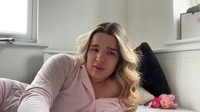 maisiesmithx online show from May 2026 11:00:01 AM