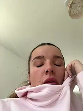 maisiesmithx online show from May 2026 11:07:02 AM