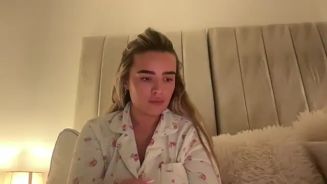 maisiesmithx online show from June 2026 10:36:02 PM