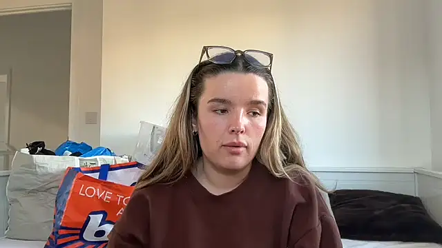 maisiesmithx online show from April 2026 05:50:02 PM