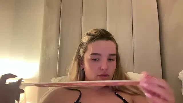 maisiesmithx online show from June 2026 11:54:01 PM