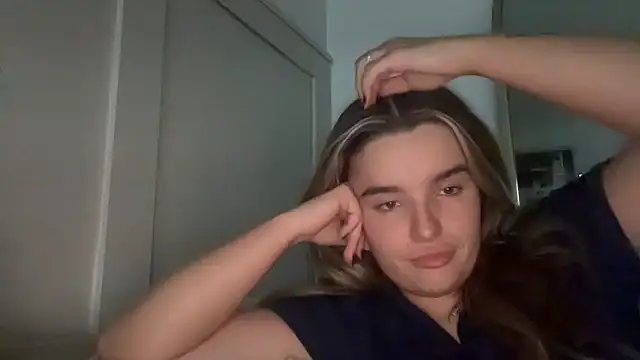 maisiesmithx online show from November 2025 12:25:01 AM