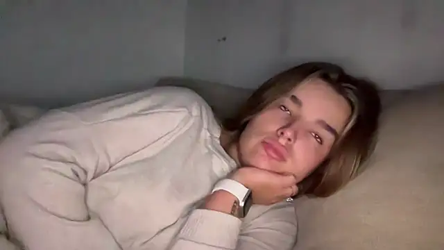 maisiesmithx online show from November 2025 06:35:02 PM