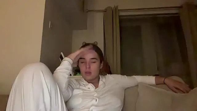 maisiesmithx online show from October 2025 12:20:01 AM