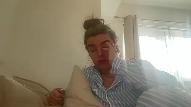 maisiesmithx online show from October 2025 12:15:02 PM