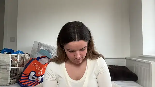 maisiesmithx online show from April 2026 01:40:03 PM