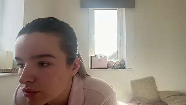 maisiesmithx online show from March 2026 12:22:02 PM