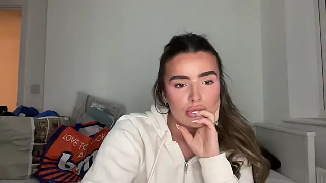 maisiesmithx online show from April 2026 08:45:02 PM