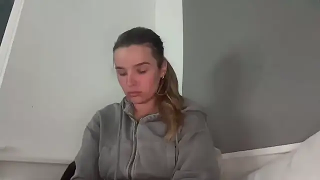 maisiesmithx online show from April 2026 08:37:01 PM