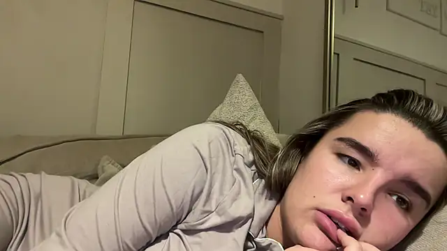 maisiesmithx online show from November 2025 08:57:02 PM