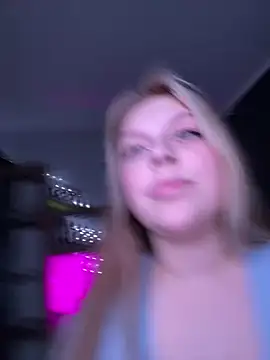 Snapshot of angel_stella chatting on December 2024 10:13:01 PM angel stella online show from December 2024 10:13:01 PM