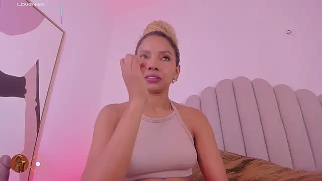 Nikki Angel  online show from February 2026 07:24:02 PM