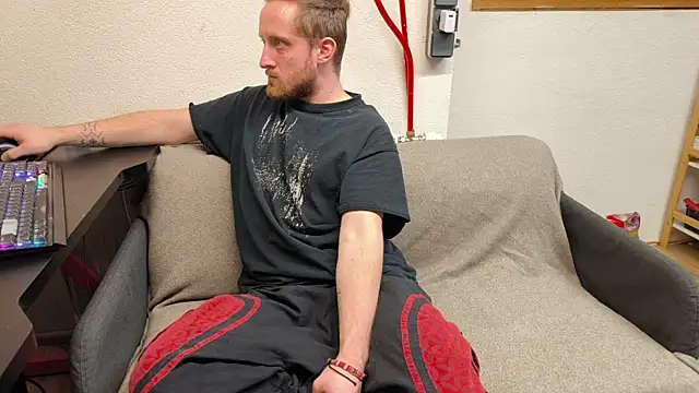 DrownMentallyyy online show from February 2025 09:53:02 PM