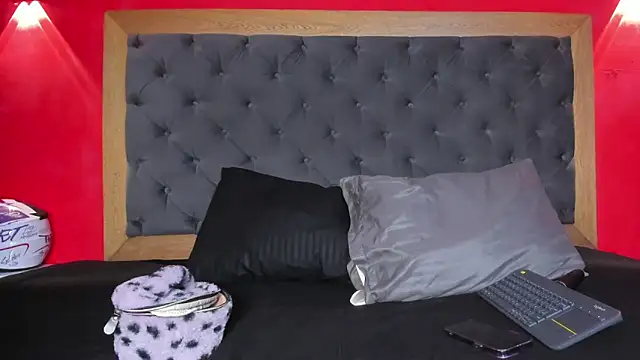 YayaHilton online show from April 2026 05:31:01 AM