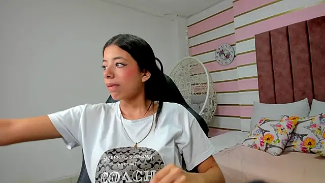 coraltaylor online show from December 2024 06:48:02 PM