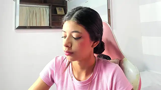 coraltaylor online show from December 2024 11:03:01 PM