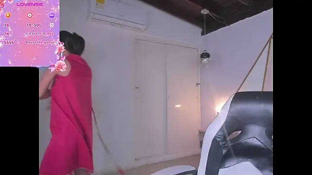 coraltaylor online show from December 2024 03:27:01 PM