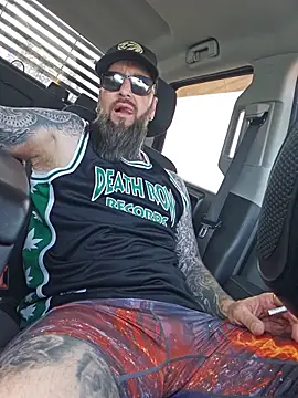 Snapshot of Beardedtattood chatting on June 2026 02:28:01 PM Beardedtattood online show from June 2026 02:28:01 PM