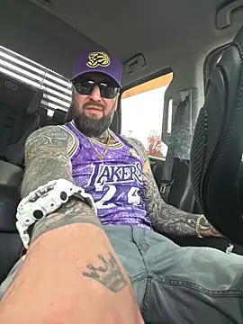 Snapshot of Beardedtattood chatting on October 2025 02:29:01 PM Beardedtattood online show from October 2025 02:29:01 PM