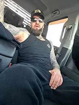 Beardedtattood online show from December 2025 02:21:02 PM