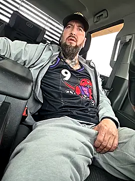 Beardedtattood online show from April 2026 01:46:01 PM