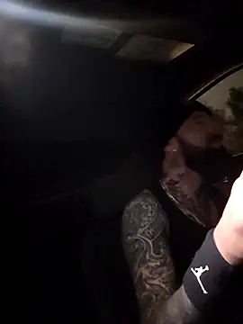 Snapshot of Beardedtattood chatting on December 2025 02:54:02 AM Beardedtattood online show from December 2025 02:54:02 AM