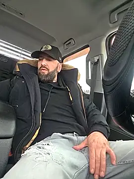 Beardedtattood online show from February 2026 01:32:01 PM