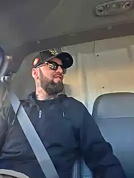 Snapshot of Beardedtattood chatting on October 2025 12:48:01 PM Beardedtattood online show from October 2025 12:48:01 PM