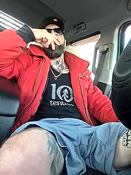 Snapshot of Beardedtattood chatting on November 2025 12:39:01 PM Beardedtattood online show from November 2025 12:39:01 PM