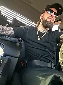 Snapshot of Beardedtattood chatting on November 2025 01:55:02 PM Beardedtattood online show from November 2025 01:55:02 PM