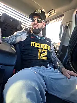 Snapshot of Beardedtattood chatting on November 2025 02:10:01 PM Beardedtattood online show from November 2025 02:10:01 PM