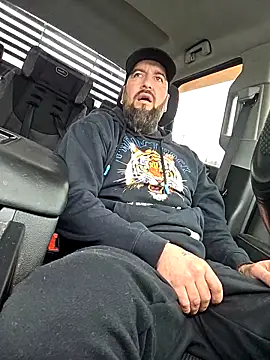 Beardedtattood online show from April 2026 05:41:02 PM