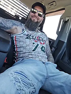 Beardedtattood online show from May 2026 04:17:01 PM