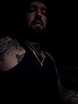 Snapshot of Beardedtattood chatting on November 2025 08:07:01 AM Beardedtattood online show from November 2025 08:07:01 AM