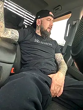 Beardedtattood online show from April 2026 01:37:01 PM