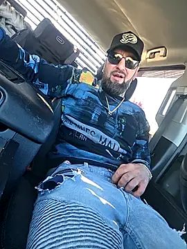 Beardedtattood online show from October 2025 01:45:02 PM