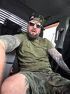 Snapshot of Beardedtattood chatting on November 2025 02:06:01 PM Beardedtattood online show from November 2025 02:06:01 PM