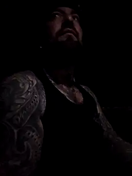 Snapshot of Beardedtattood chatting on November 2025 08:58:02 AM Beardedtattood online show from November 2025 08:58:02 AM