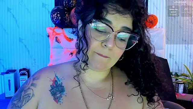 Reginavegaa online show from November 2025 11:37:01 AM