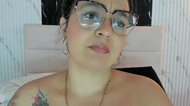 Reginavegaa online show from April 2026 11:37:02 AM