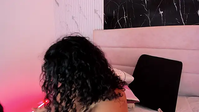 Reginavegaa online show from March 2026 11:44:02 AM